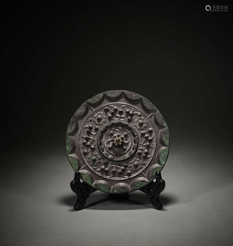 Ancient Chinese bronze mirror