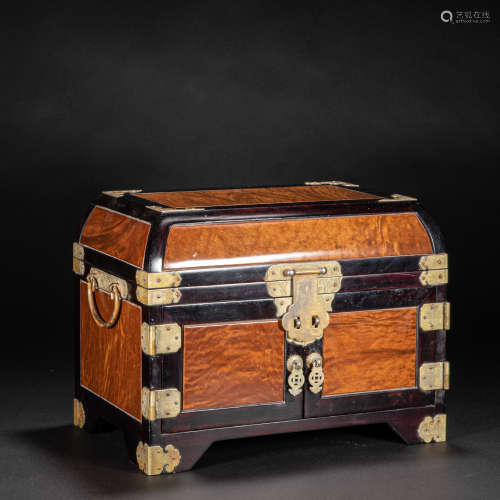 CHINESE ROSEWOOD DRESSING BOX, QING DYNASTY