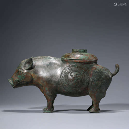 A Bronze Ritual Hog-Form Zun