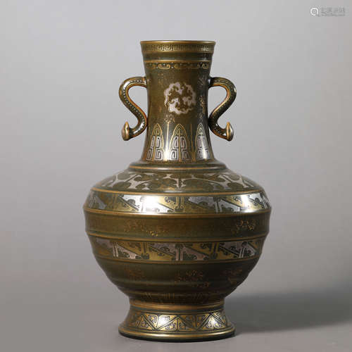 A Teadust-Glaze Archaic Style Ruyi-Eared Vase,Qianlong Mark