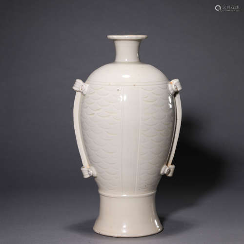 A Ding Ware Four-Hooked Vase,Shangshi Ju Mark