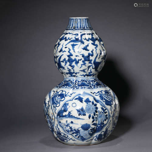 A Blue and White Flower and Bird Double-Gourds-Shape Vase,Wa...