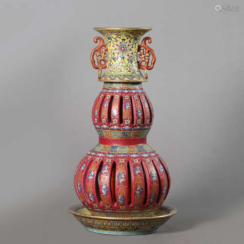 A Famille Rose Double-Gourds Shape Revolving Vase,Qianlong M...