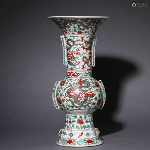 A Carved Wucai Dragon and Flower Beaker Vase,Wanli Mark