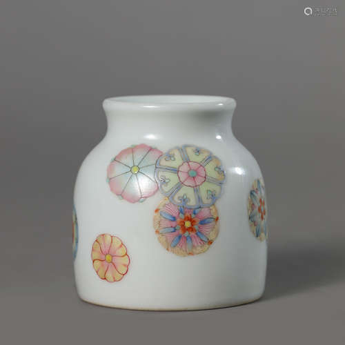 A Famille Rose Chrysanthemum Water Pot,Yongzheng Mark