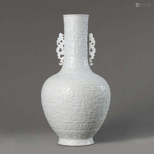 An Incised White Glaze Dragon and Phoenix Vase,Qianlong Mark