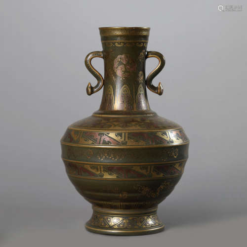 A Teadust-Glaze Archaic Style Ruyi-Eared Vase,Qianlong Mark