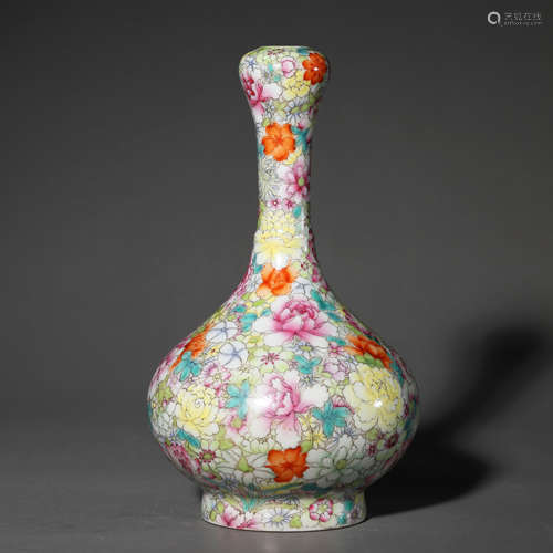 A Famille Rose Millefleurs Garlic-Head-Shape Vase,Qianlong M...