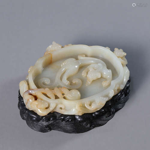 A Carved Russet Jade Chilong Brush Washer