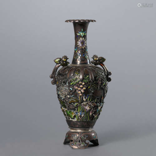 A Cloisonne Enamel Twin-Phoenix Double-Eared Vase