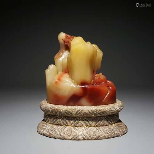 A SHOUSHAN ROSE QUARTZ STONE SEAL, YANG QIANLI CARVED