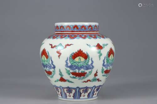 A DOUCAI FLOWER PATTERN JAR