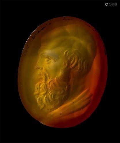 Une intaille postclassique en agate. Buste d'un philosophe. ...