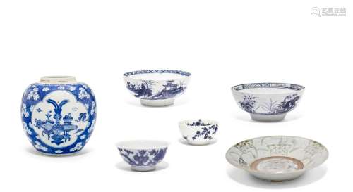 Six blue and white ceramic items: Three Chinese and three En...
