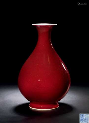 清乾隆 霁红釉玉壶春瓶