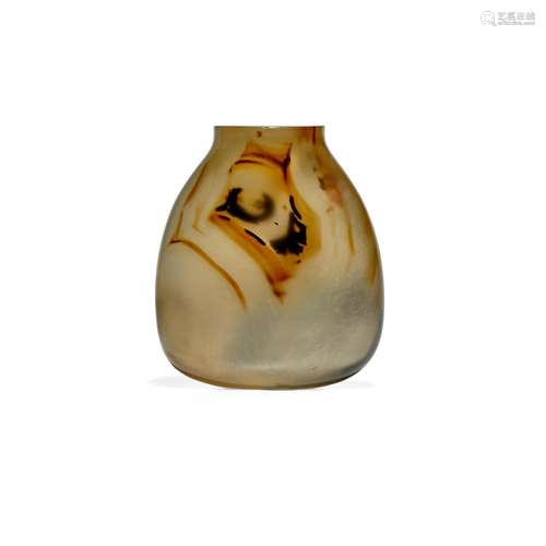 A purse-shaped shadow agate bottle