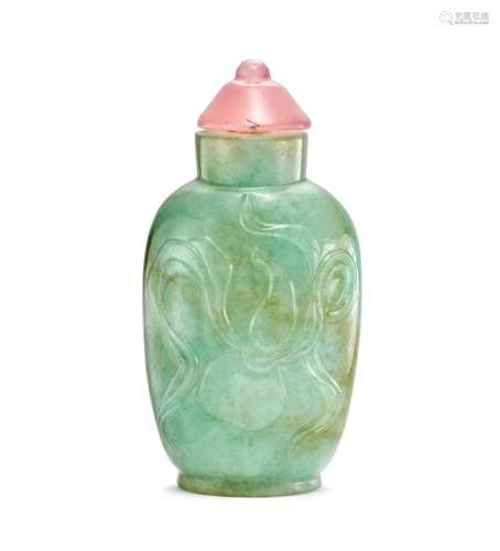 A jadeite snuff bottle