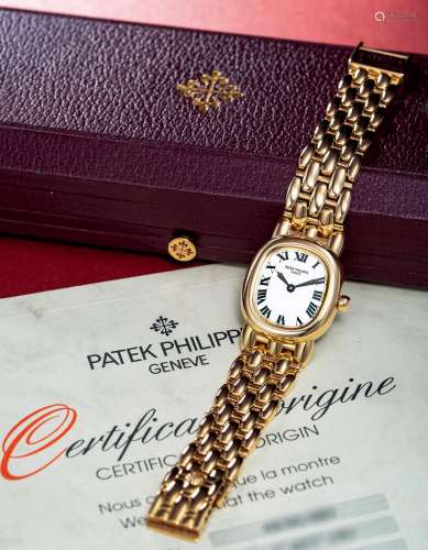 百达翡丽 优美精致，女装黄金链带腕表，型号4830，年份约1994，附原厂...