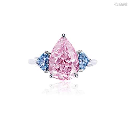 3.81克拉彩紫粉色钻石配彩蓝色钻石戒指