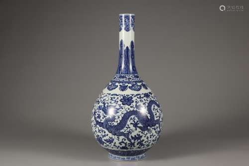 A Blue and White DRAGON PATTERN GALL-SHAPED BOTTLE