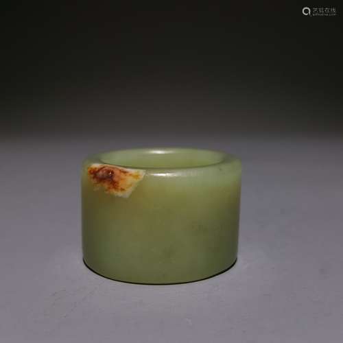 A HETIAN YELLOW JADE THUMB RING