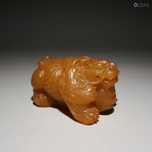 A SHOUSHAN STONE BEAST PAPER WEIGHT, CHEN JVLAI CARVED