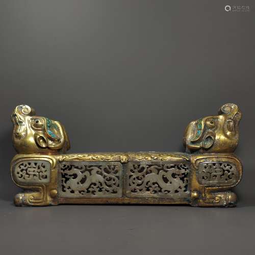 A Warring States period bronze gilt inlaid jade pillow