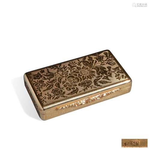 Chased gold snuff box, 19th century