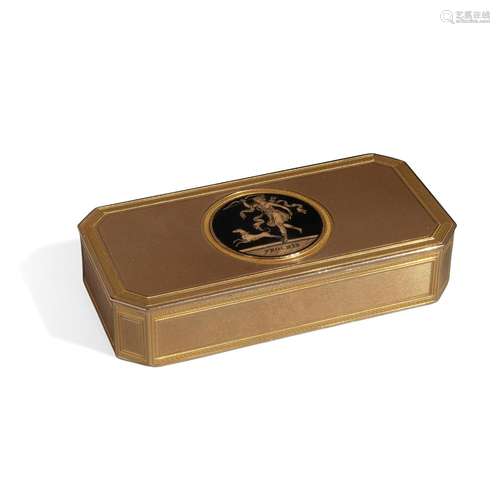 Chiselled gold rectangular snuff box, 18 th century