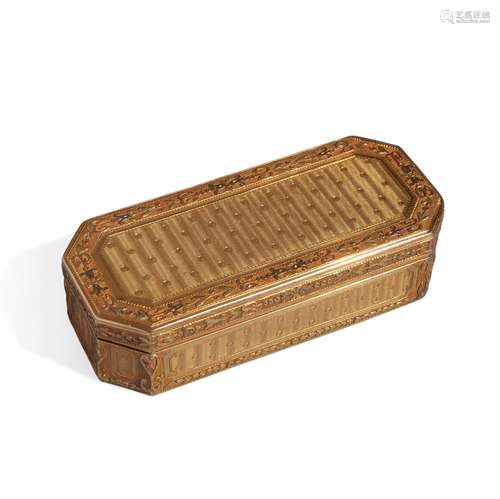 Long octagonal snuff box in chased gold, Paris 1784