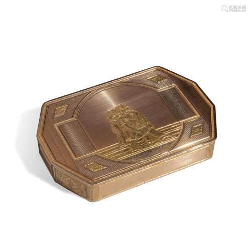 Octagonal snuff box in chased gold, Switzerland c. 1830