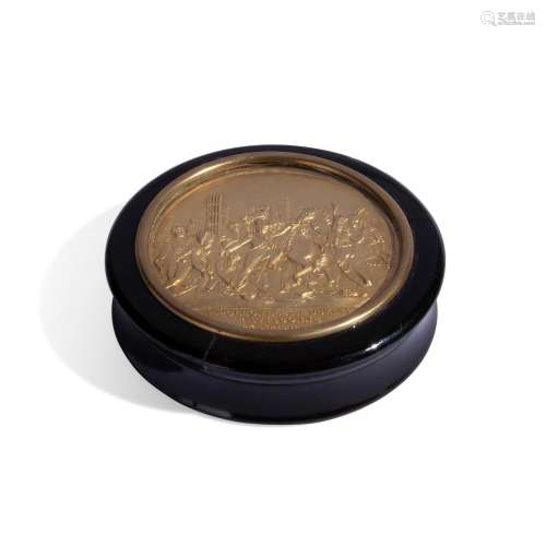 Round box with gold inserts, French manufacture