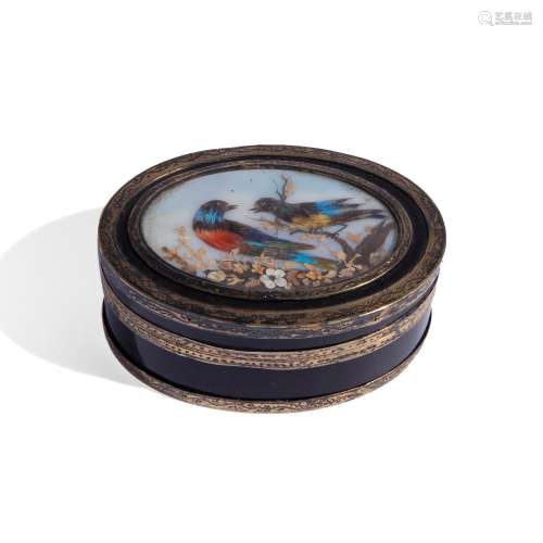 Oval box in tortoiseshell, gilded silver and miniature, 19th...