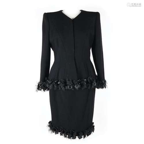 A Roman black fabric tailleur