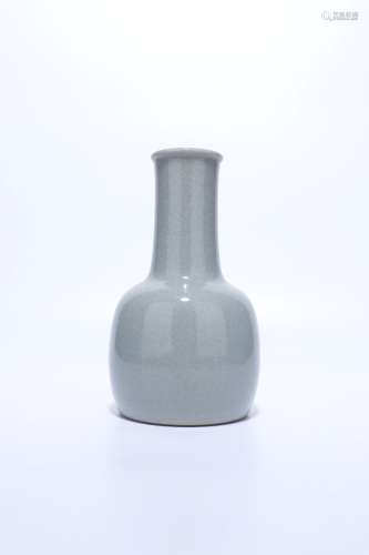 Chinese Qing Dynasty Longquan Kiln Porcelain Bottle