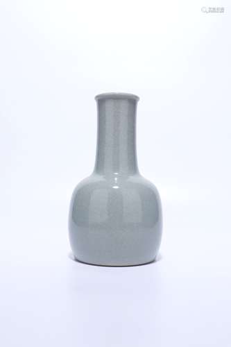 Chinese Qing Dynasty Longquan Kiln Porcelain Bottle