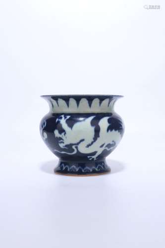 Chinese Ming Dynasty Dragon Porcelain Vessel