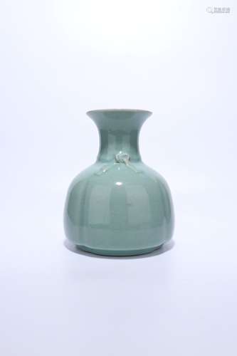 Chinese Qing Dynasty Guan Kiln Porcelain Bottle