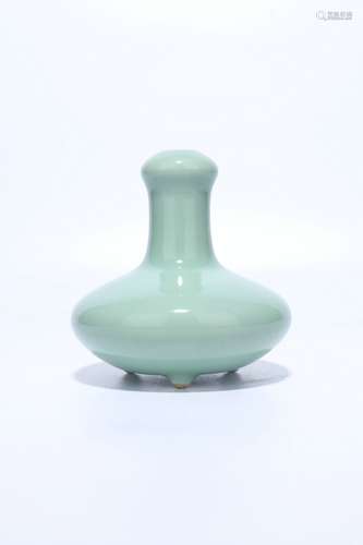 Chinese Qing Dynasty Green Glazed Porcelain Bottle