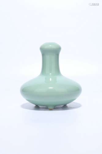 Chinese Qing Dynasty Green Glazed Porcelain Bottle