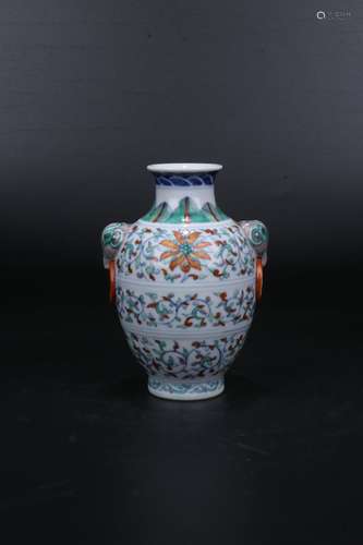 Chinese Qing Dynasty Qianlong Doucai Flower Porcelain Bottle