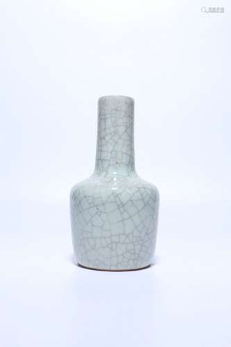 Chinese Qing Dynasty Guan Kiln Porcelain Bottle