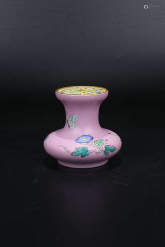 Chinese Qing Dynasty Qianlong Famille Rose Porcelain Vessel