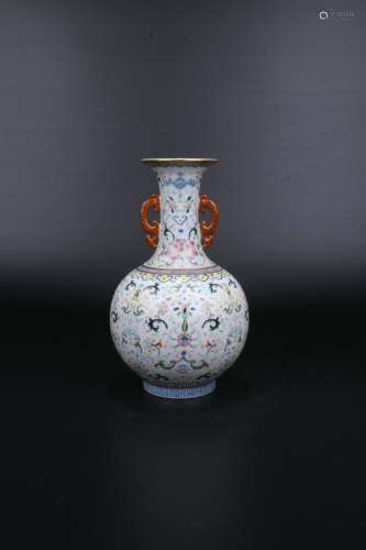 Chinese Qing Dynasty Qianlong Famille Rose Porcelain Bottle