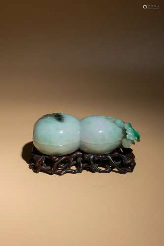 Chinese Qing Dynasty Hard Jade Gourd-Shaped Cover Box