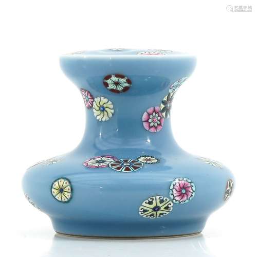 A Chinese Porcelain Brush Holder