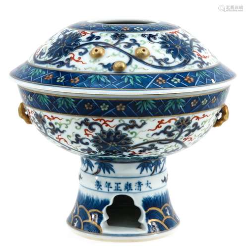 A Polychrome Decor Warmer