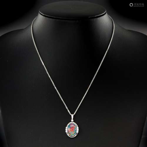 A 14KG Necklace and Opal and Diamond Pendant