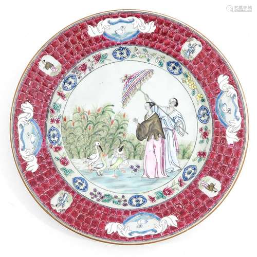 A Famille Rose Decor Plate