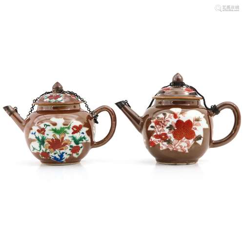 A Lot of 2 Batavianware Teapots